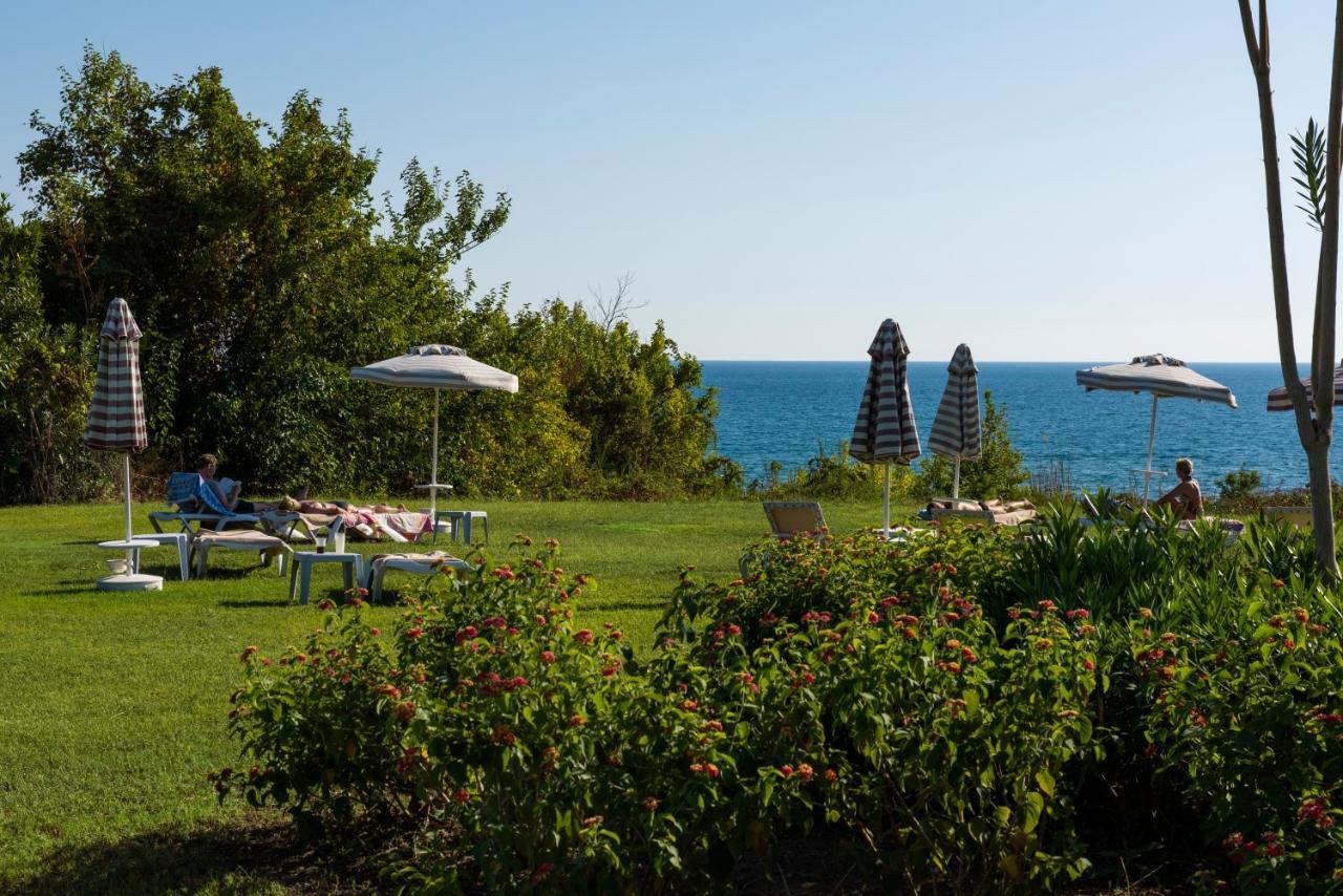 Resort Star - Side